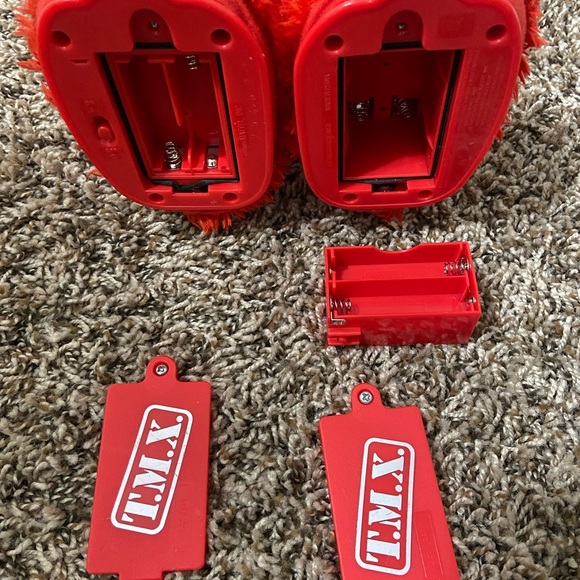 Vintage Tickle Me Elmo Doll, working, 6 AA batteries not included, no box, EUC - Picture 7 of 8